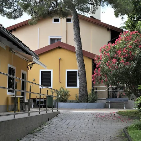Depandansa Vista Parco, Szálloda 2*